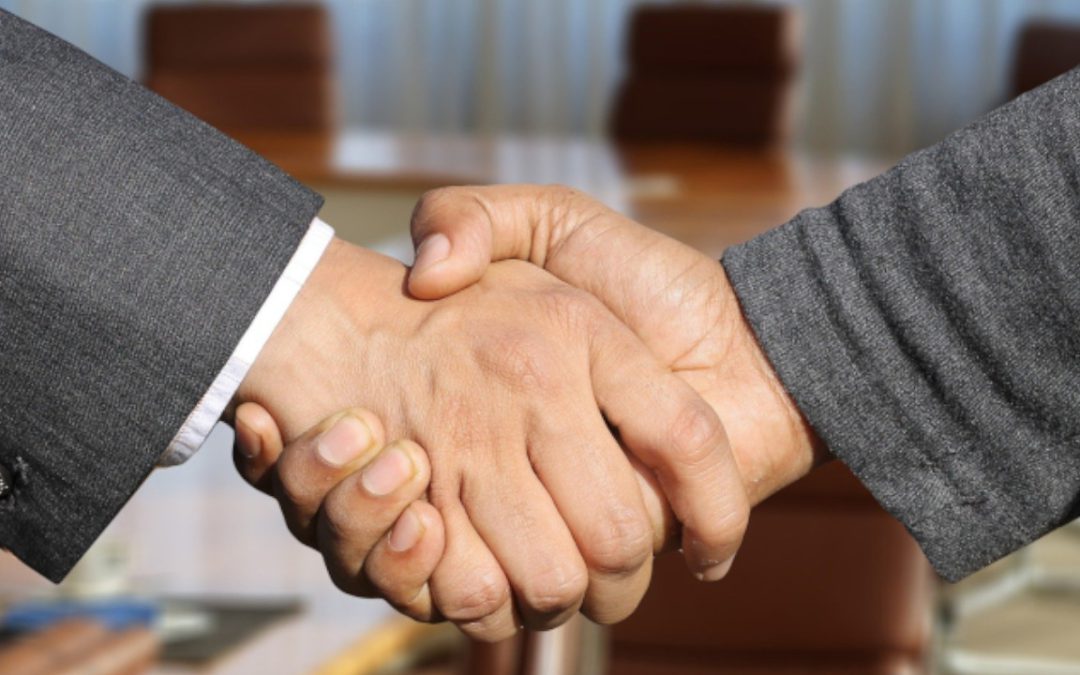 Stretta di mano non più di tre secondi